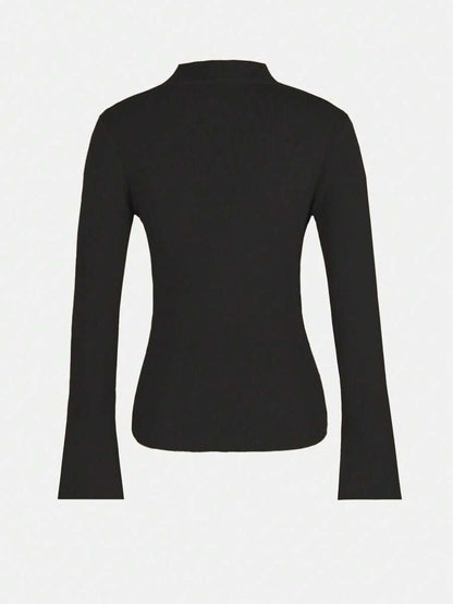 Natalia – Sweter z Zameczkiem i Guzikami