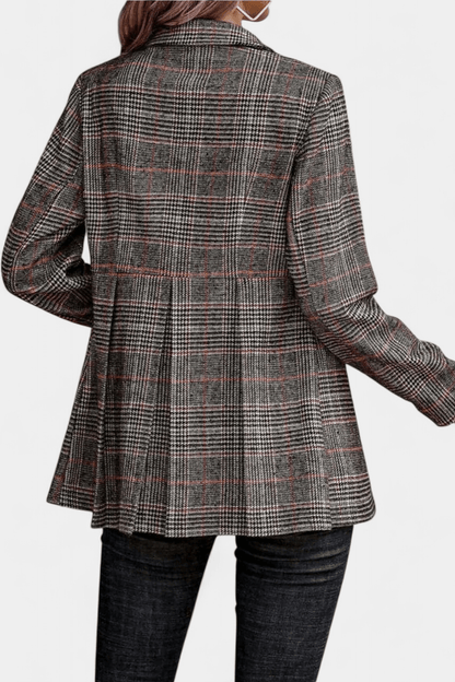 Henrietta – Elegancki Peplum Żakiet w Kratę